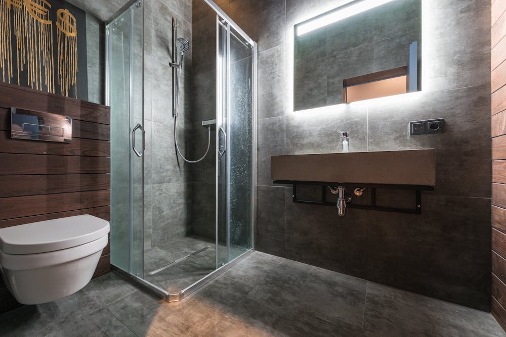 Hot shower with toilet